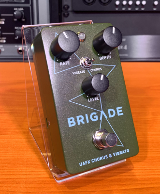 Gear Hunter | Universal Audio - UAFX Brigade Chorus & Vibrato Pedal